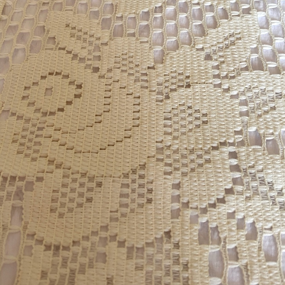 Handmade doily table runner - Picture 7 of 7
